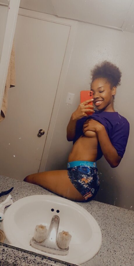 Miss Petitee free star image