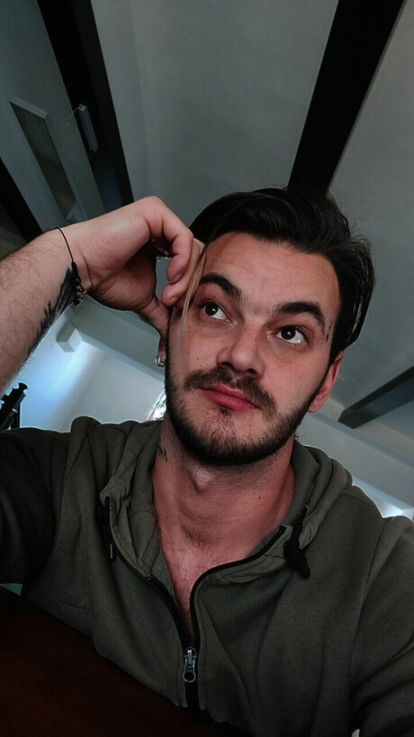 DarkRay model hot pics