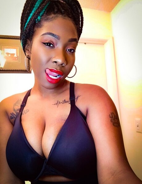 Melanin Magic model top photo