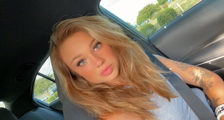 Scarlett Davina nice model photo