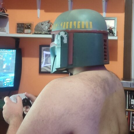 Happylizard star exclusive pics