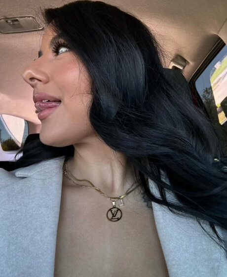 LovelySteph23 hot star pic