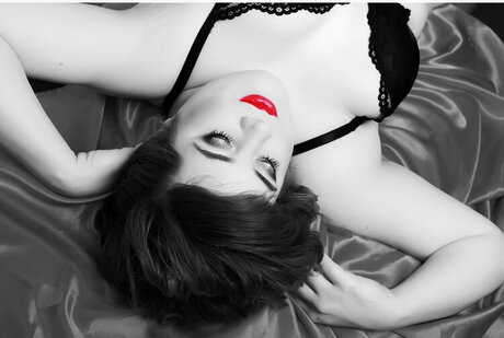 Roxy Rouge star pornographic images