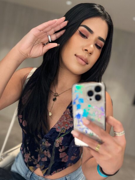 Sweet Chiquita top star image