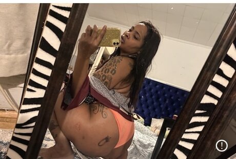 Muyakah model pornographic photo