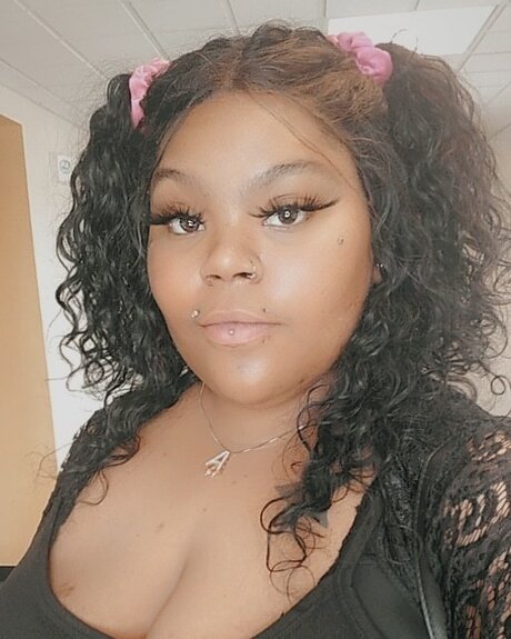 Sunshiine Mariie model nice picture