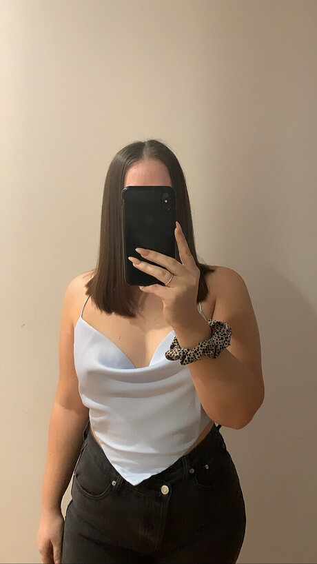 u29822866 naked model picture