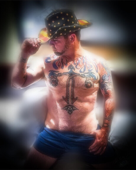 Trevor Traven nudes actress pic