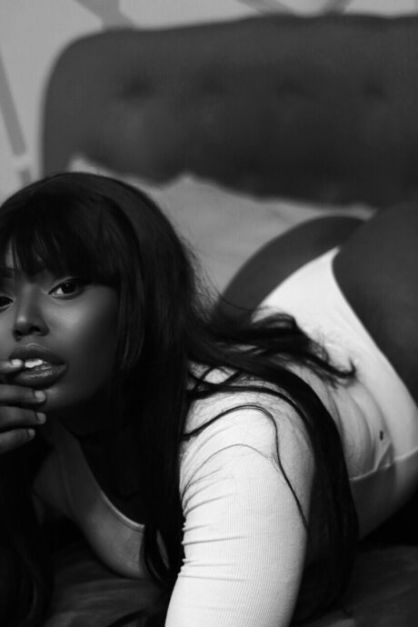 xoSashaRaee actress pic