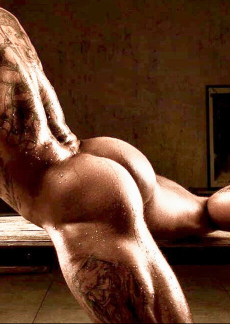 Artem Dzuba star erotic pic