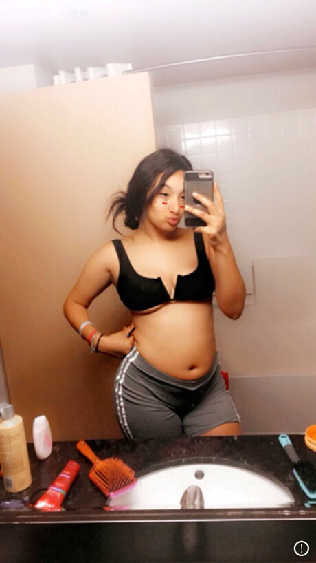 BiggBambii pornstar hd photos