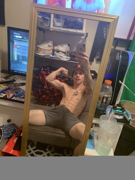 Florida Boi_ nude pornstar pic