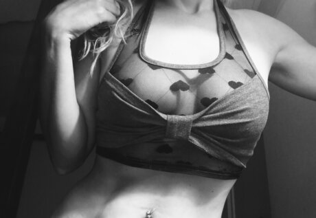 Sunny Rose model best img