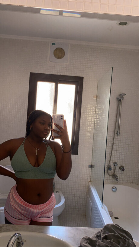 Mikyla Preston star beautiful img