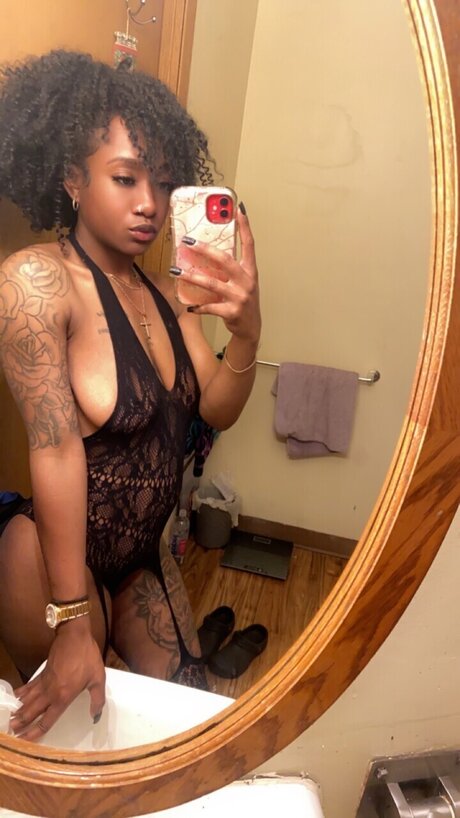 JustBrianna pornstar top picture