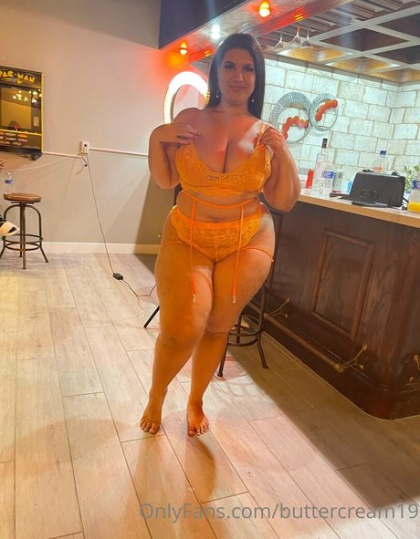 Buttercream19 star hot pics
