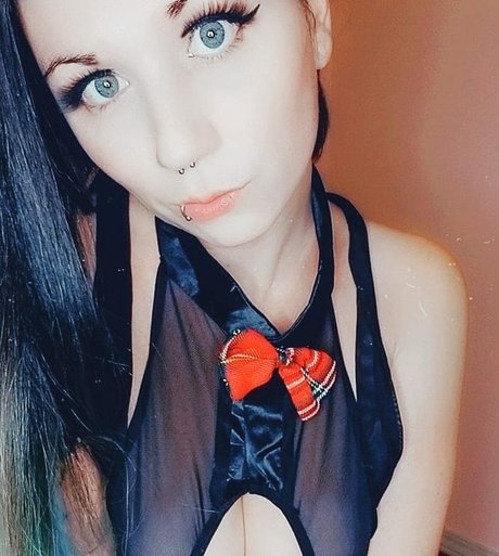 wetrosie naked actress photos