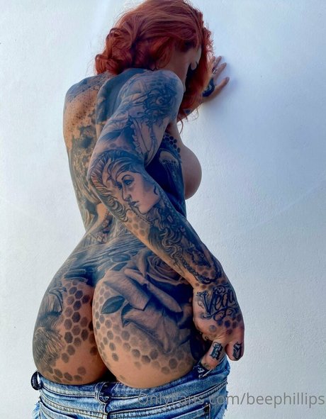 Bee Phillips nudes star images