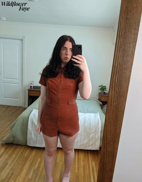 wildflowerfaye nude model galleries