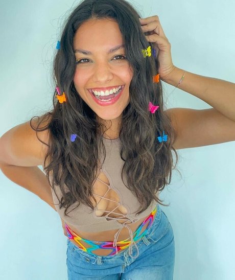 Humberly Gonzalez pretty star img