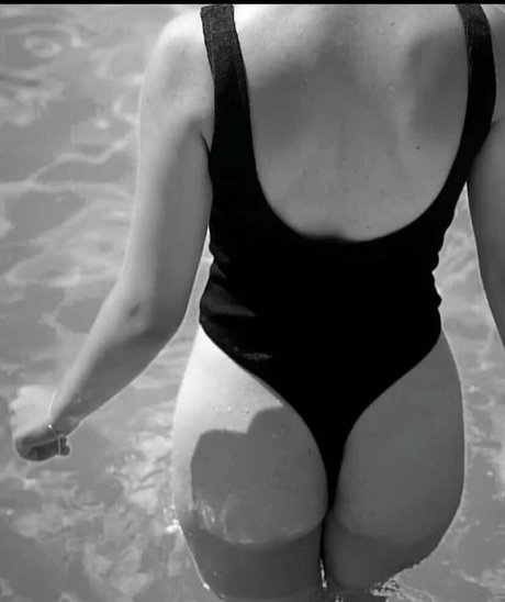 babydeeeefree naked actress picture