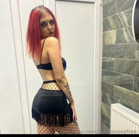 babydeeeefree naked pornstar pics