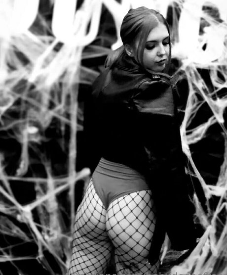 babydeeeefree model art photos