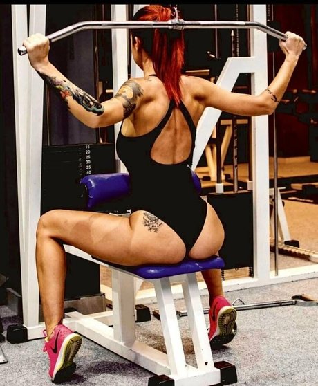 giulsthemilf pornstar naked picture