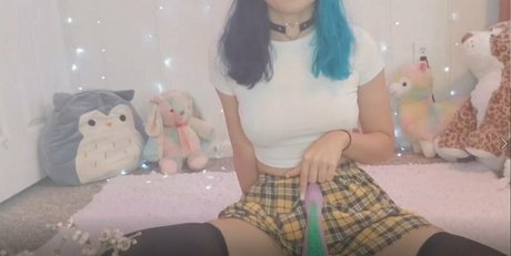 nomivids pornstar nude pics