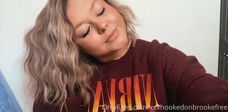 xxxhookedonbrookefree star erotic pic