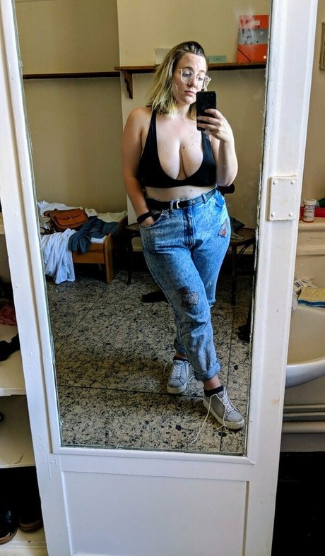 Mx Max nude actress galleries