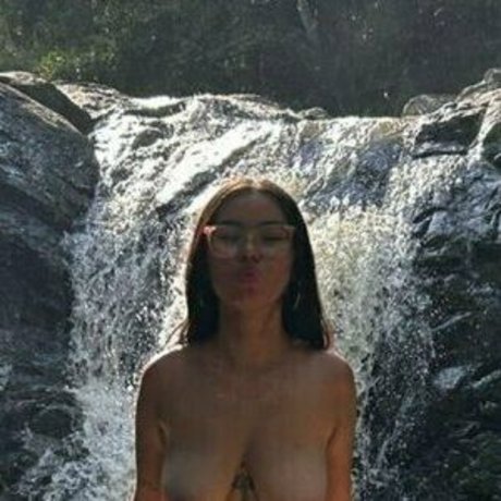 Paola Suarez model beautiful pic