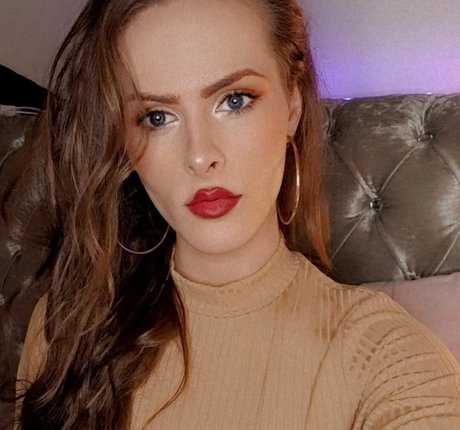 Nikki Harper pretty actress pic