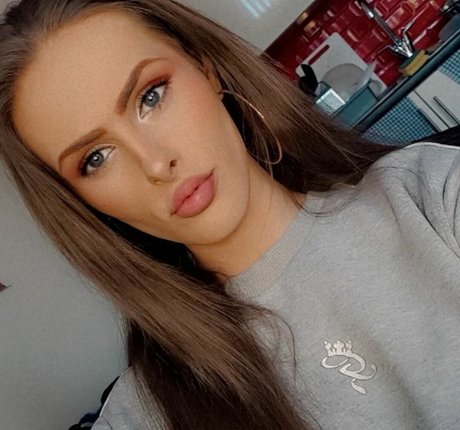 Nikki Harper model beautiful picture