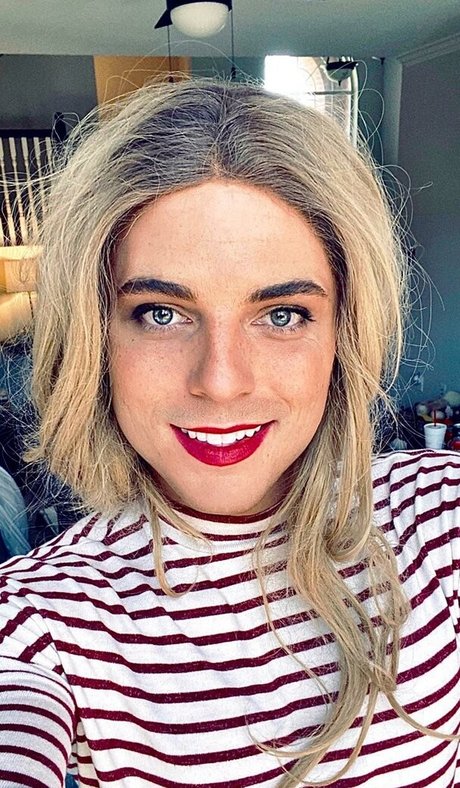 noellenights nude model gallery