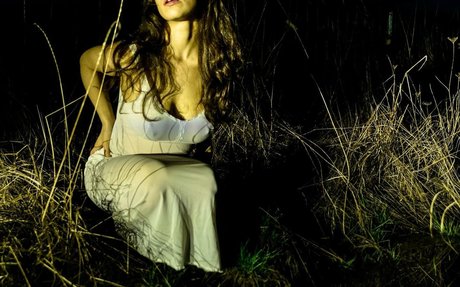 Bella Ossi naked pornstar pics