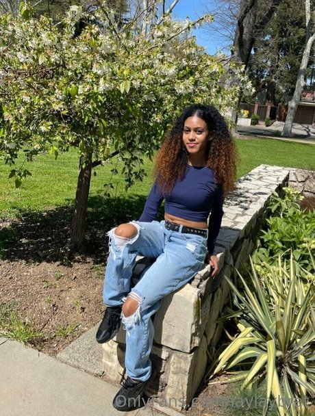 laylaybrat star nudes pics