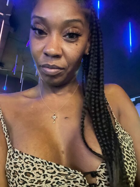 magick sho nude model pic