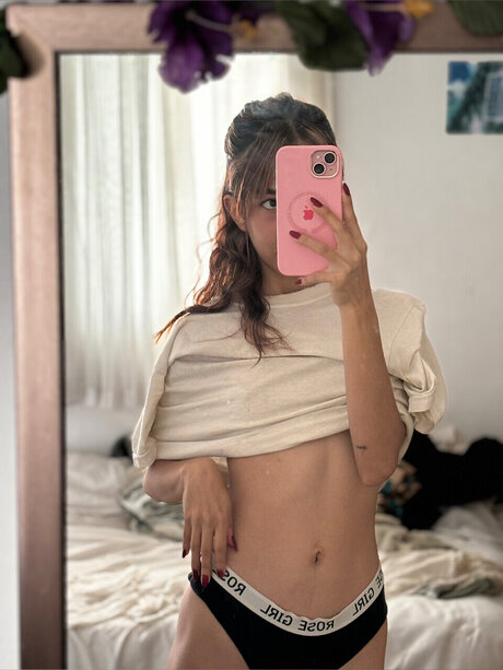 _Effy_ star naked img