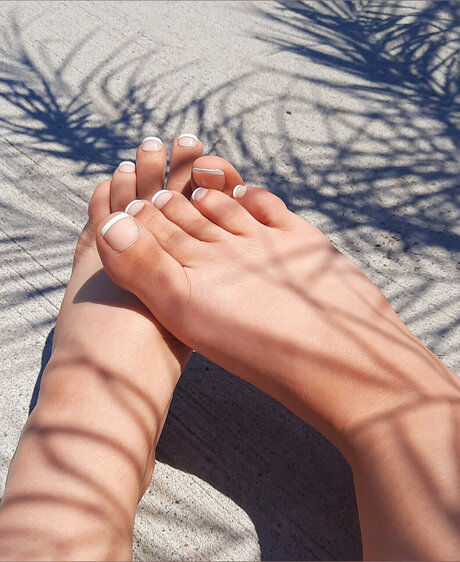 Queen sexy Feet actress images