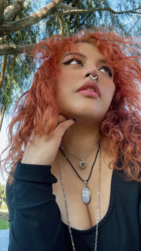 Iskay model hd pictures