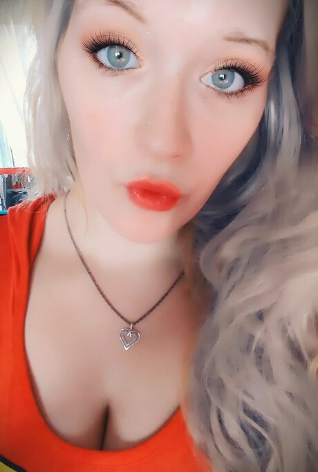 Tiffany Marie star pretty photos