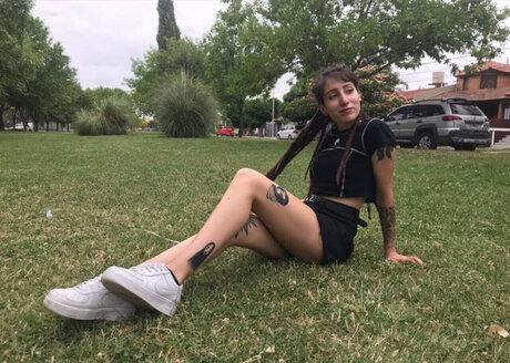 _MARINA model nice img