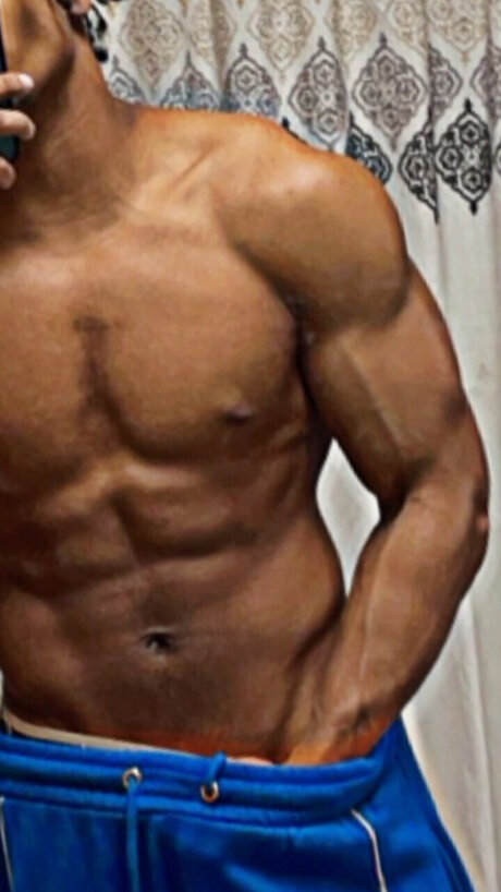 Sheluvsmedee_ erotic model picture