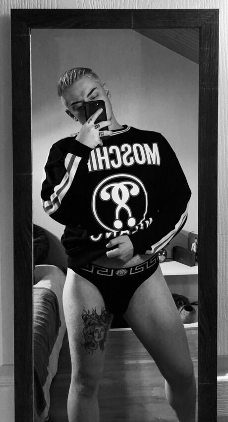 Belzebuth_ naked model gallery