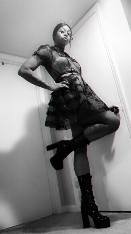 LadyRen10 xxx star img