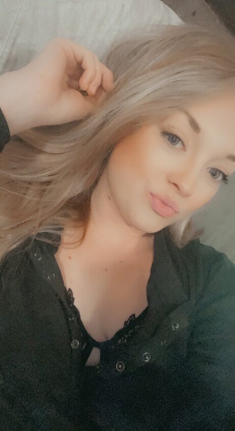 TheiaMarie sexy pornstar picture