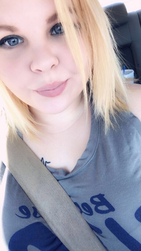 Dumbblonde sexy model gallery