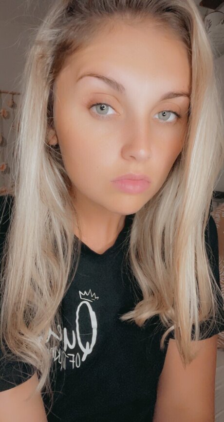 BrookeStone0606 pornstar sexy photo