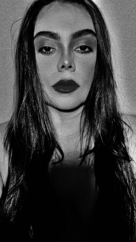 Big Latin Girl nudes star archive